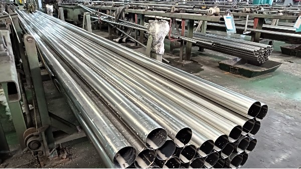 不銹鋼管壽命預(yù)測術(shù)：如何判斷在役管道的“健康狀態(tài)”？